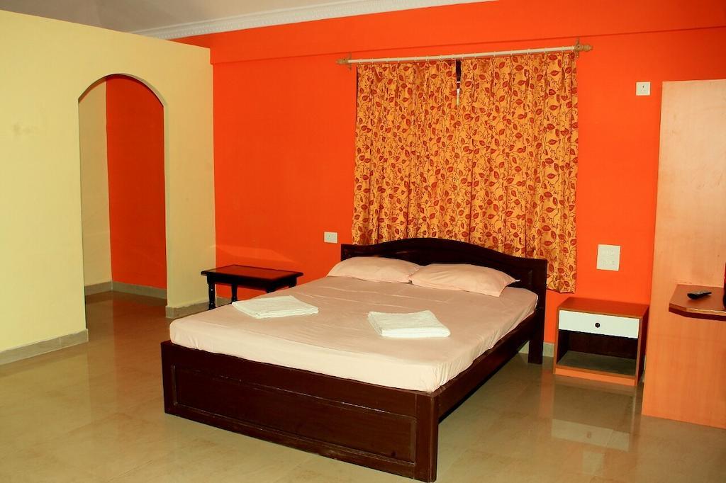 White Pearl Guest House Morjim Zimmer foto