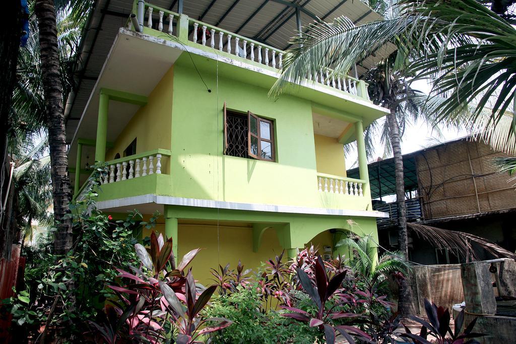 White Pearl Guest House Morjim Zimmer foto