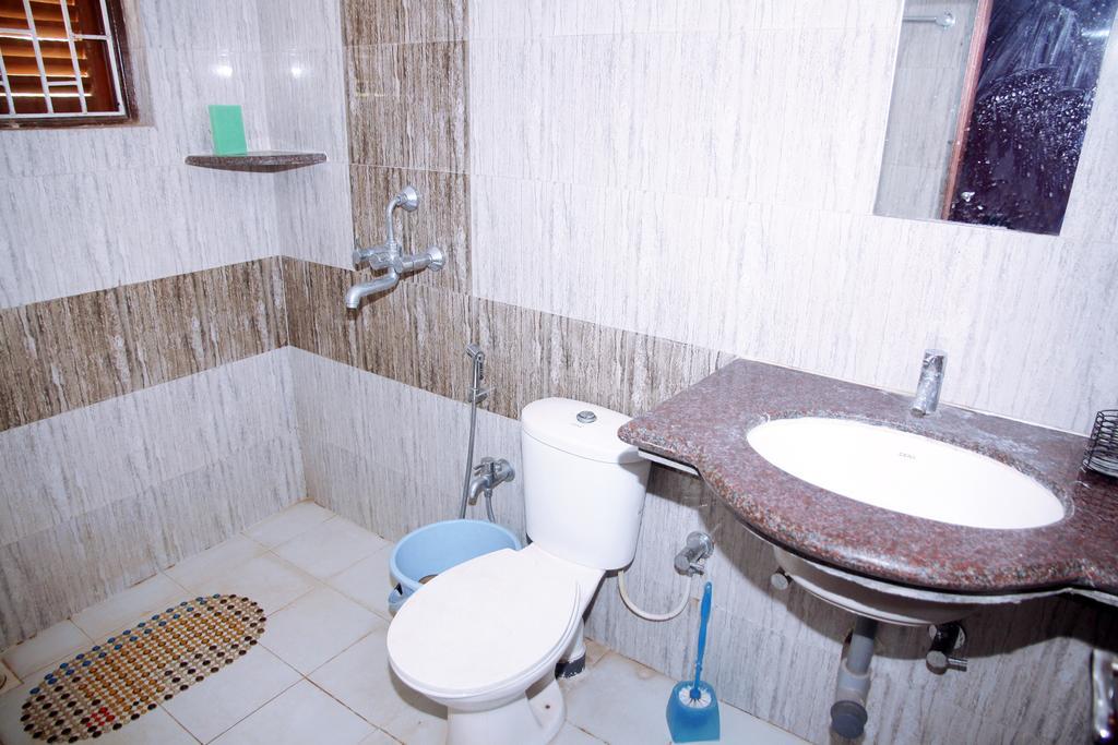White Pearl Guest House Morjim Zimmer foto